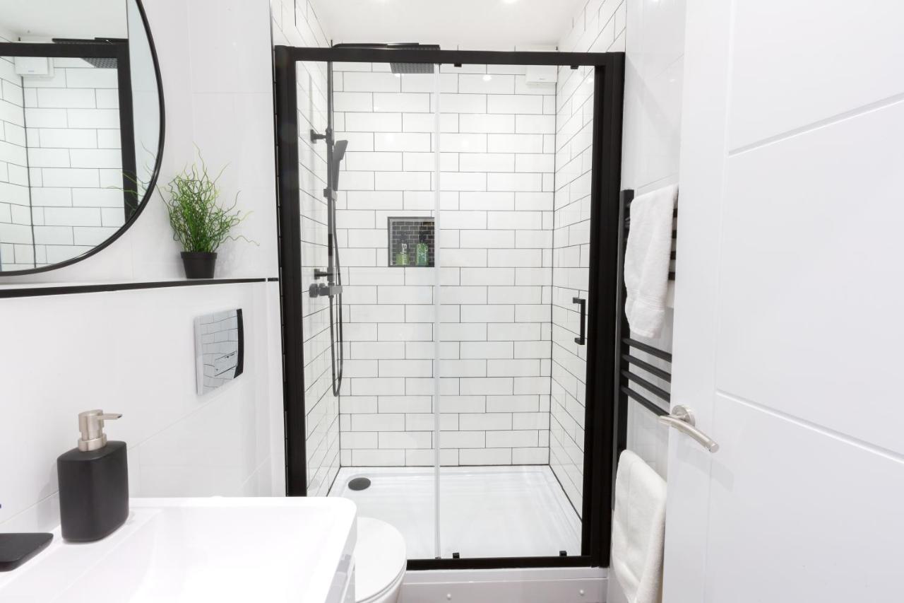 Chester Stays - Lovely Apartment In The Heart Of Chester With Free Parking Exterior photo