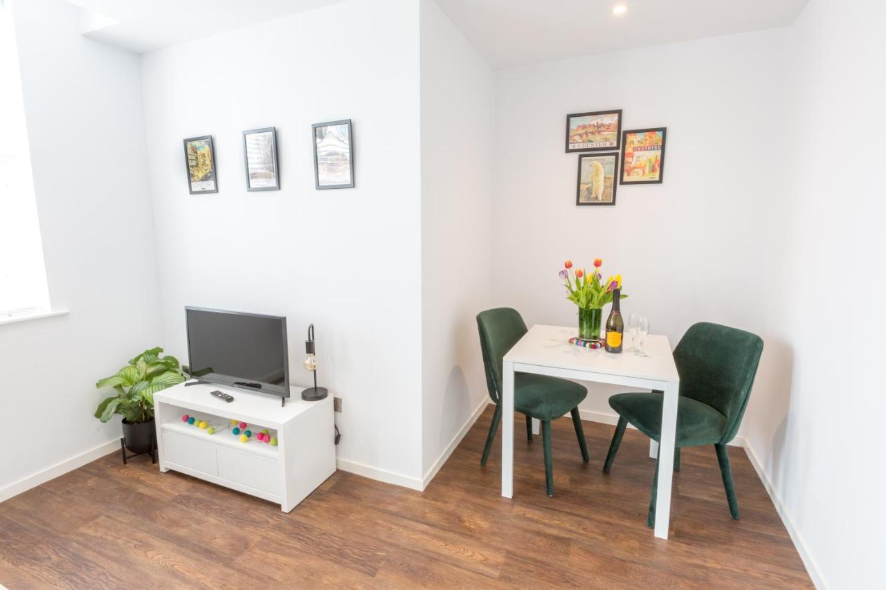 Chester Stays - Lovely Apartment In The Heart Of Chester With Free Parking Exterior photo